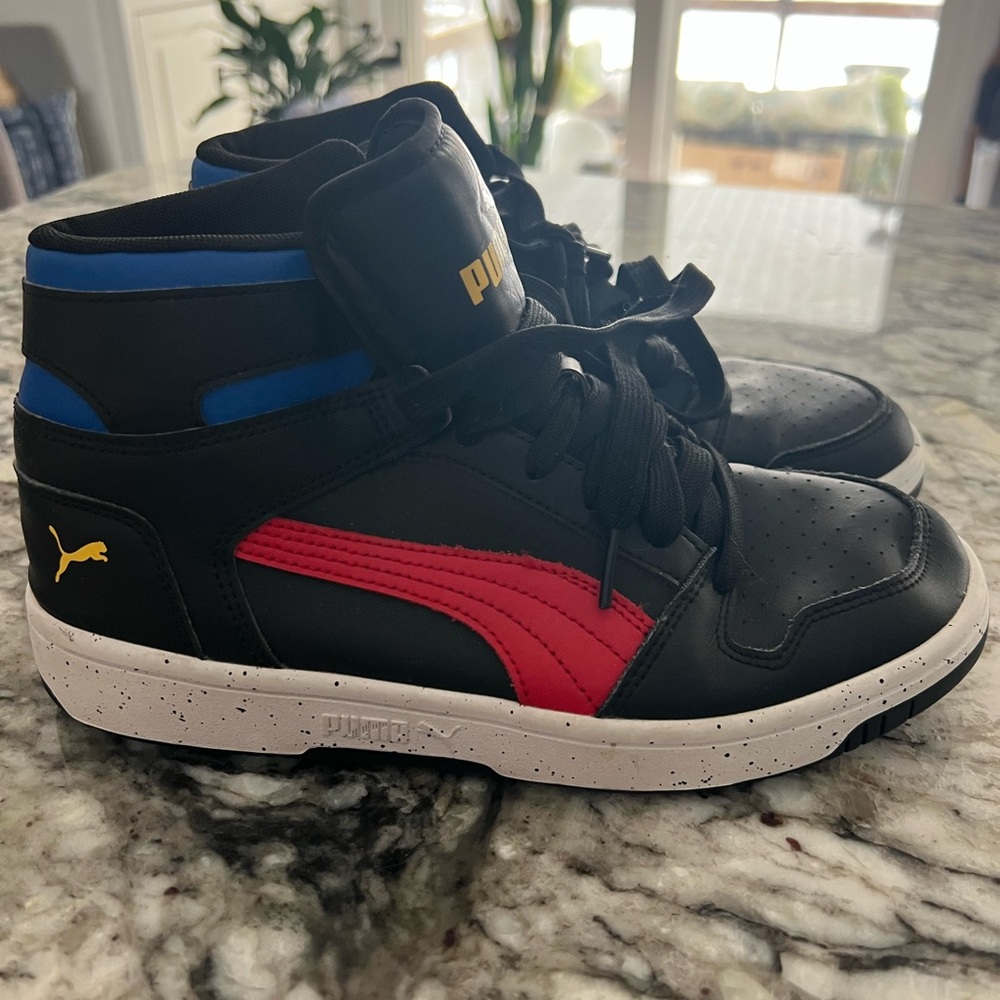 Puma Rebound LayUp L - Size 6.5.  Like new, only worn a few times.